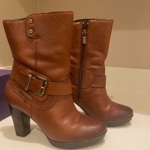 Indigo by Clark’s boots